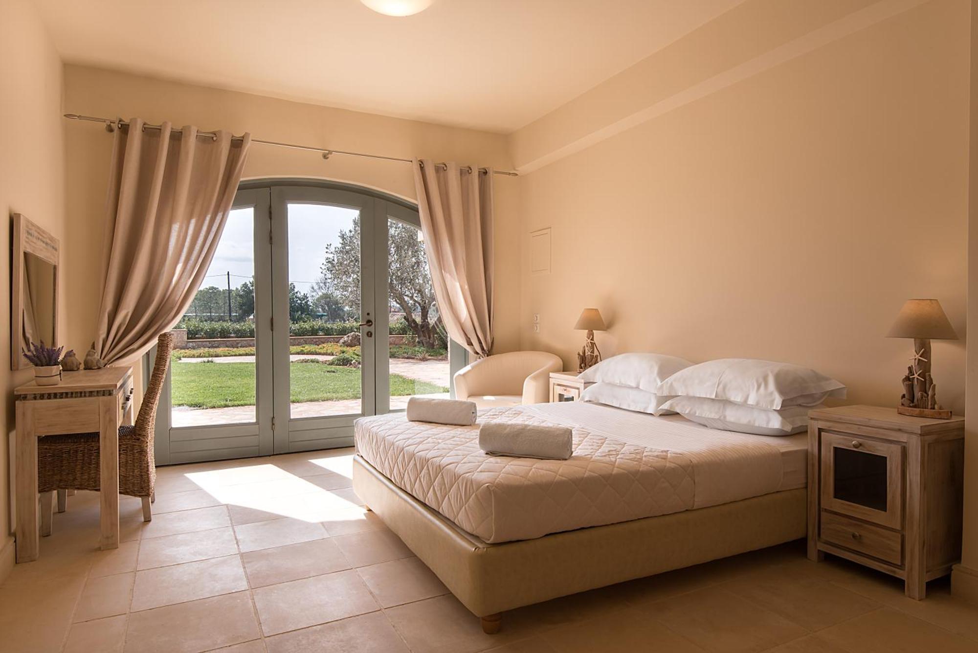 Villa Emerald Порто Хели Екстериор снимка