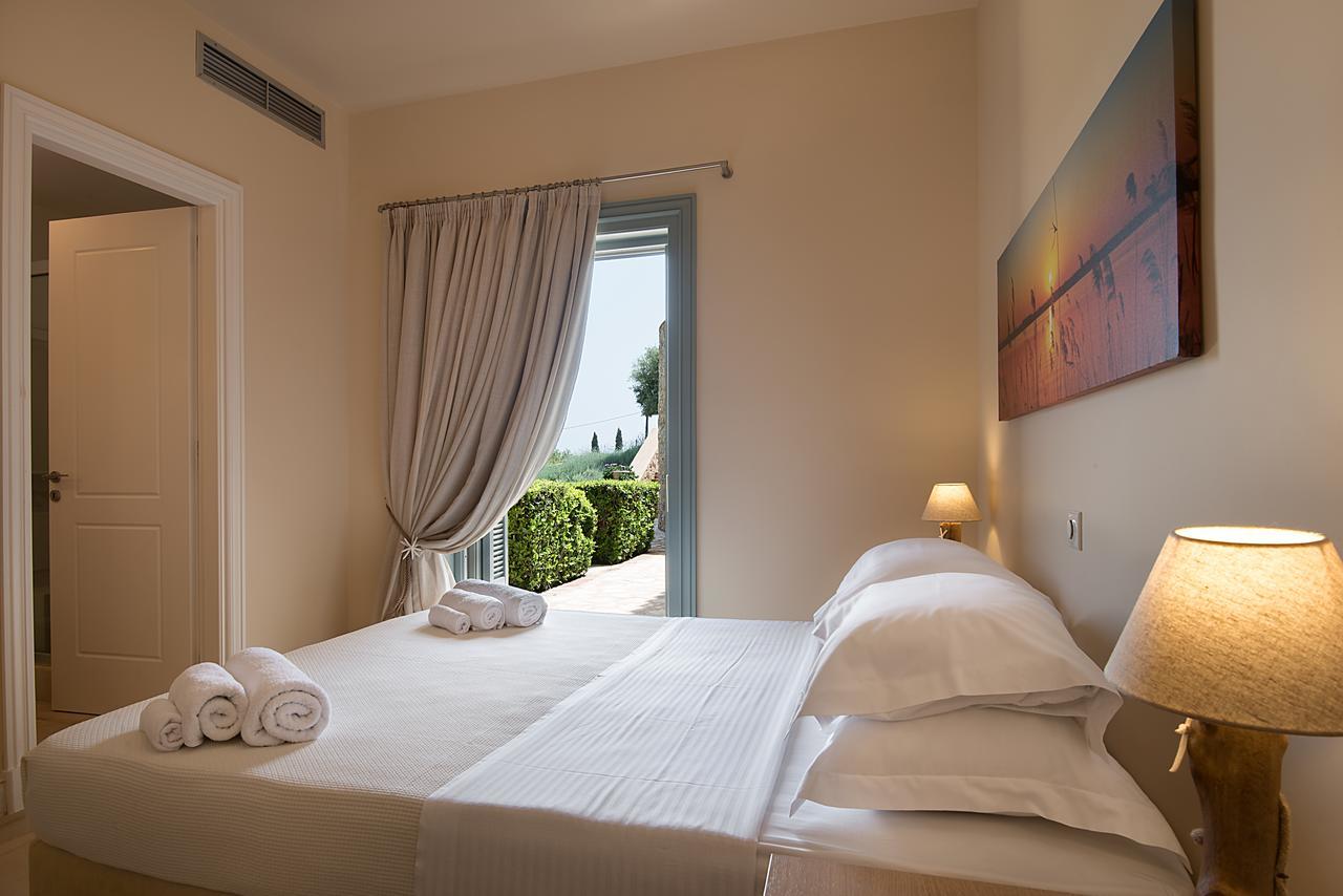 Villa Emerald Порто Хели Екстериор снимка